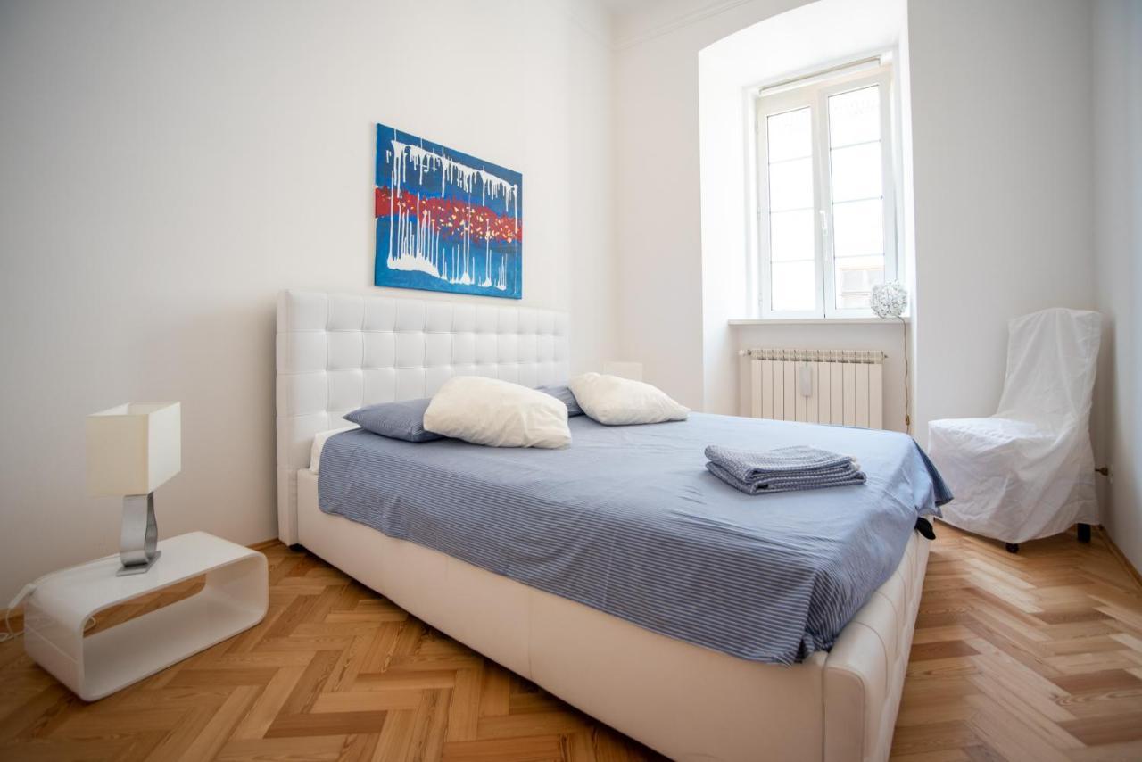 Art & History - New - Modern Classic Apartment Τεργέστη Εξωτερικό φωτογραφία